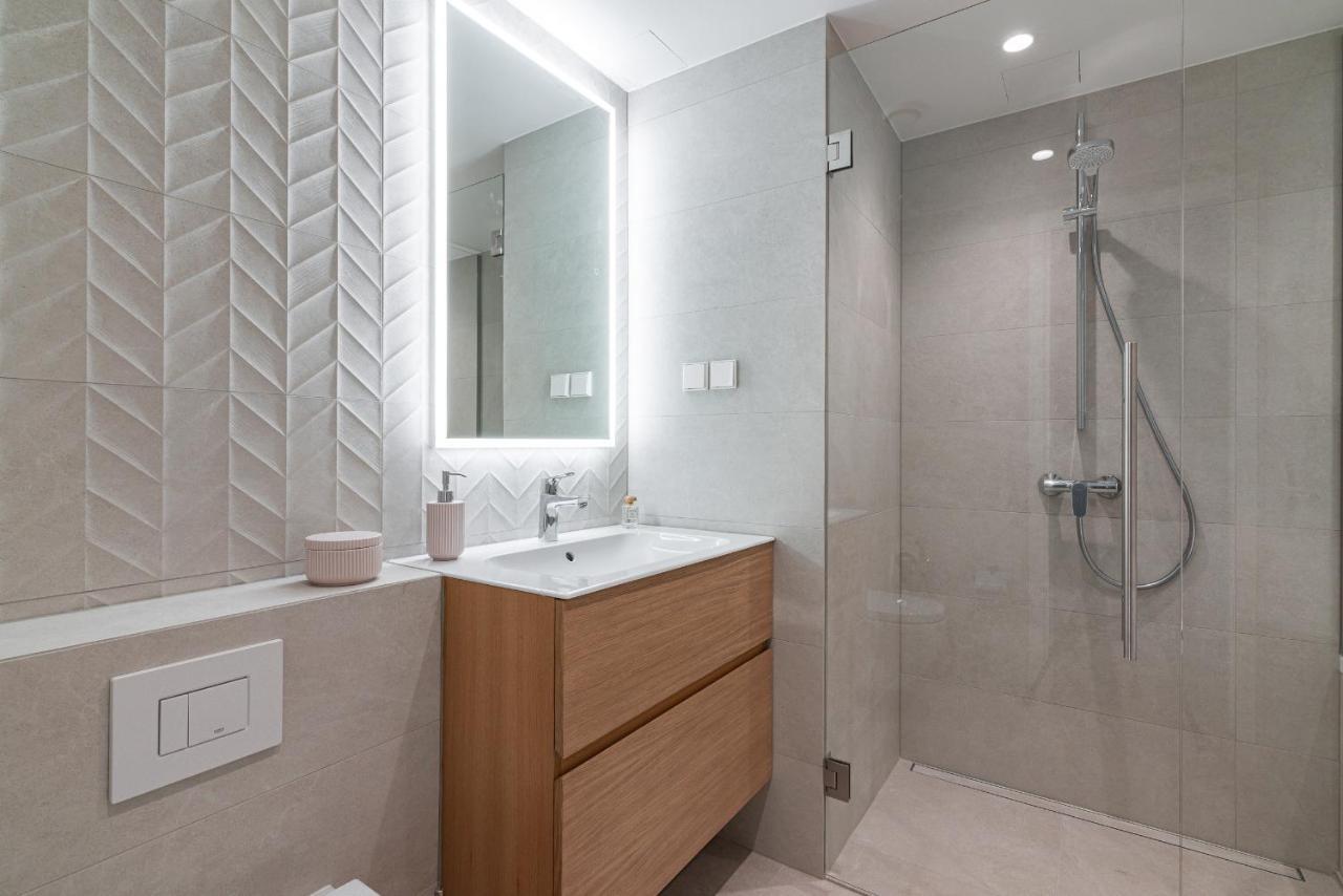 Modern City Center Apartment Tallinn Eksteriør bilde
